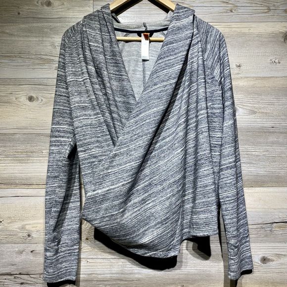 Lucy Activewear Women’s M, Gray Wrap Hoodie Yoga Athleisure Sweater Snap Closure - Picture 1 of 10